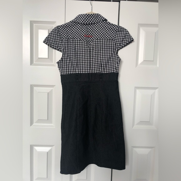 Guess dress! - Picture 2 of 2